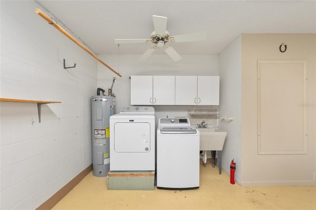 For Sale: $185,900 (2 beds, 2 baths, 1748 Square Feet)