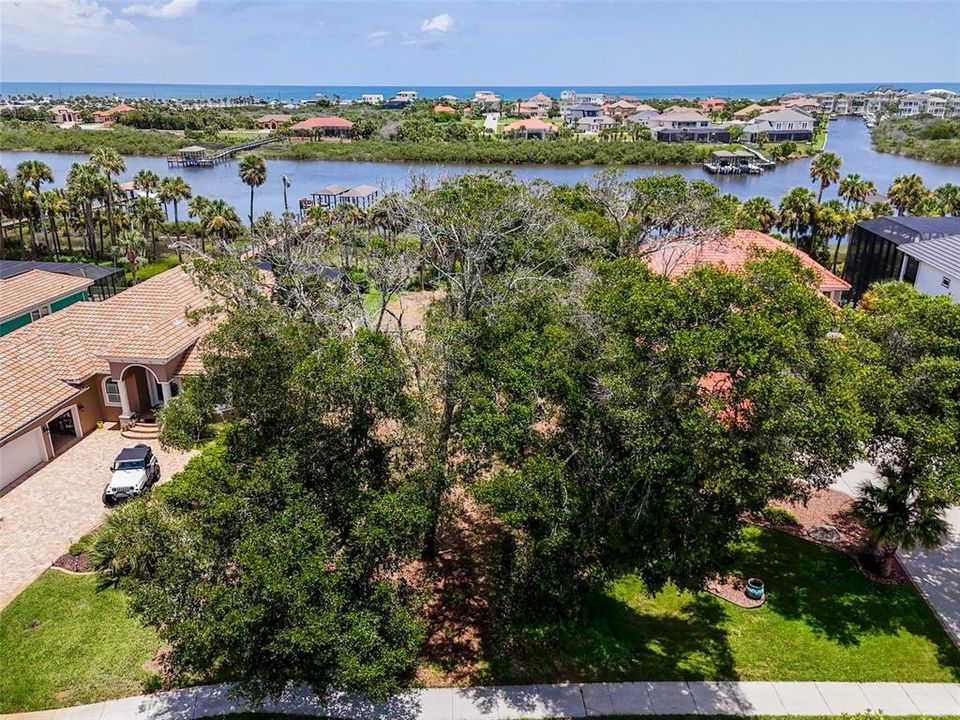 待售: $324,900 (0.52 acres)