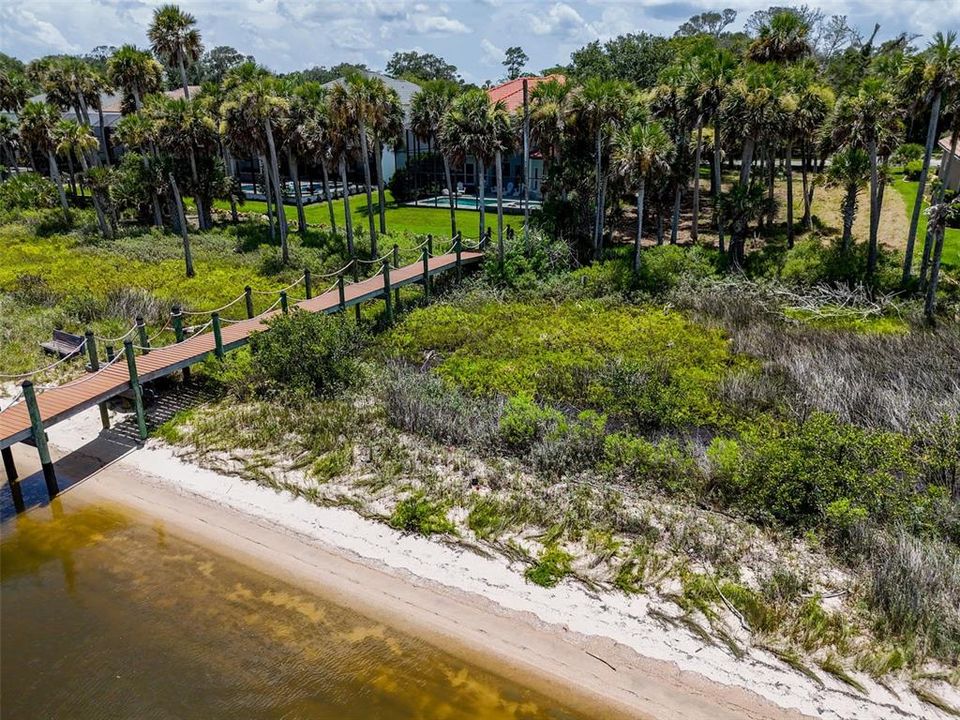 待售: $324,900 (0.52 acres)
