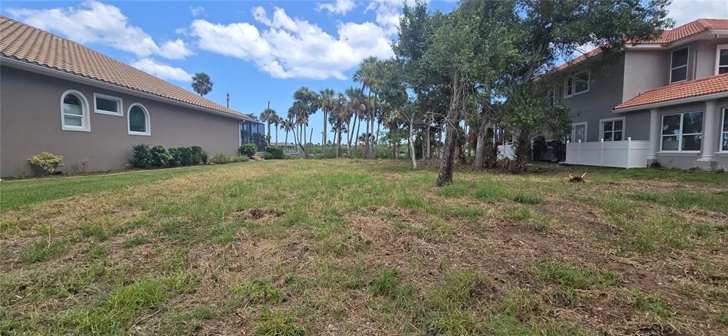 待售: $324,900 (0.52 acres)