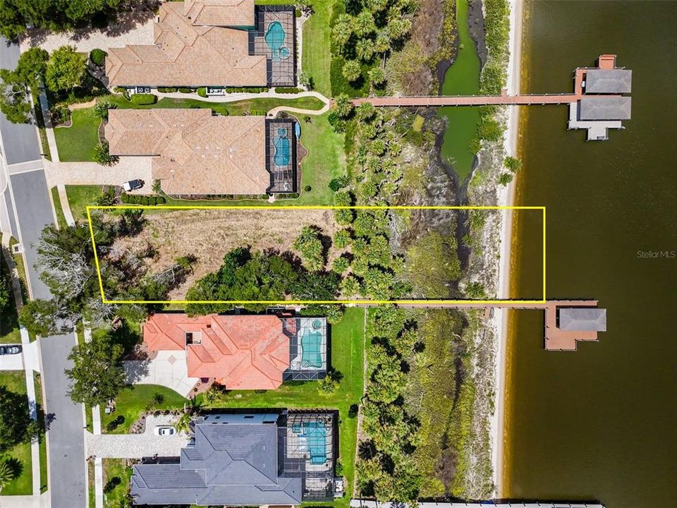 待售: $324,900 (0.52 acres)