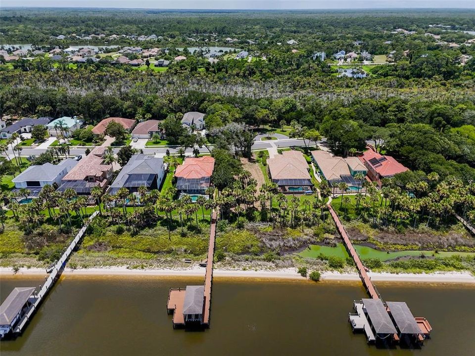 待售: $324,900 (0.52 acres)