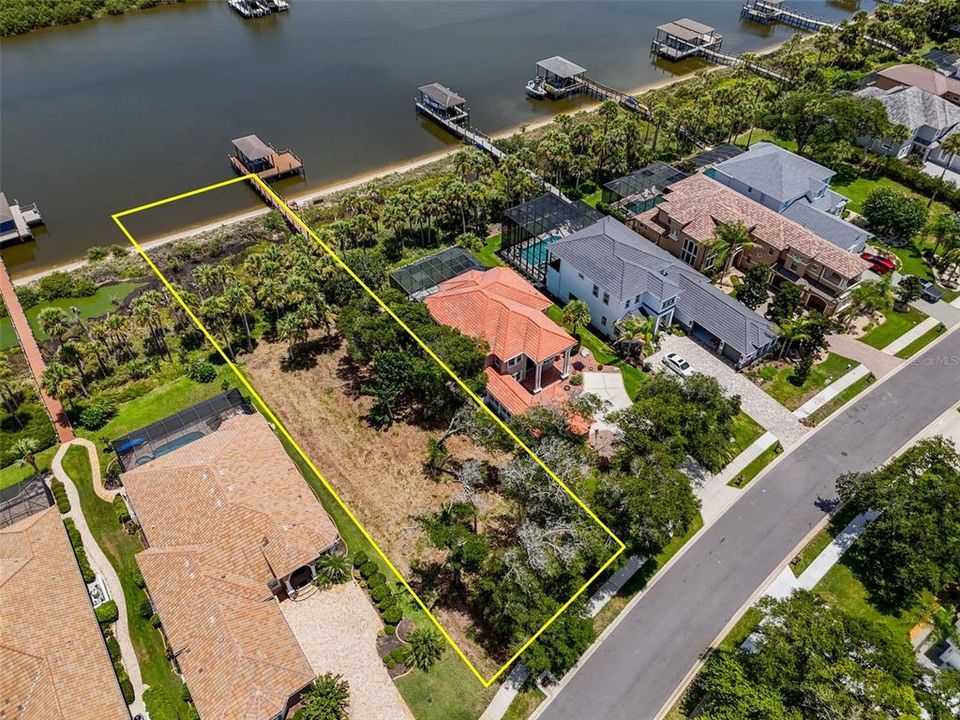 待售: $324,900 (0.52 acres)