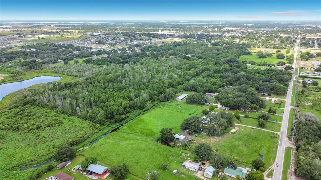 En Venta: $950,000 (4.71 acres)