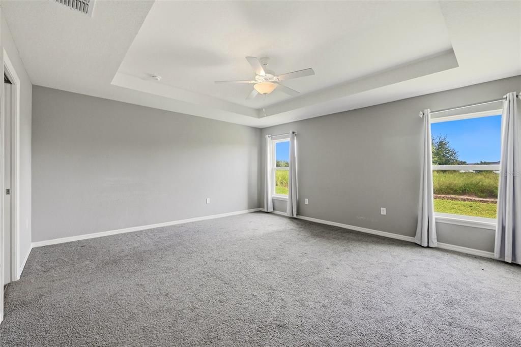 На продажу: $329,000 (4 спален, 2 ванн, 2004 Квадратных фут)