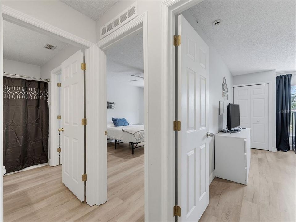 Activo con contrato: $595,000 (6 camas, 4 baños, 3900 Pies cuadrados)