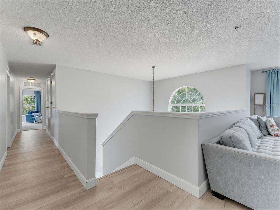 Activo con contrato: $595,000 (6 camas, 4 baños, 3900 Pies cuadrados)
