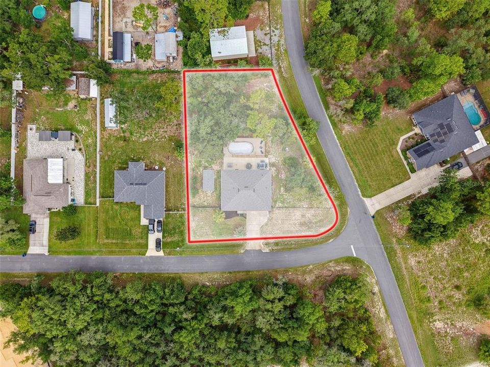 Activo con contrato: $595,000 (6 camas, 4 baños, 3900 Pies cuadrados)