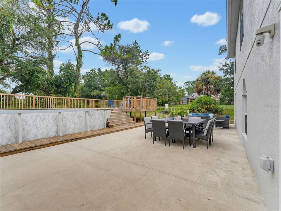 Activo con contrato: $595,000 (6 camas, 4 baños, 3900 Pies cuadrados)