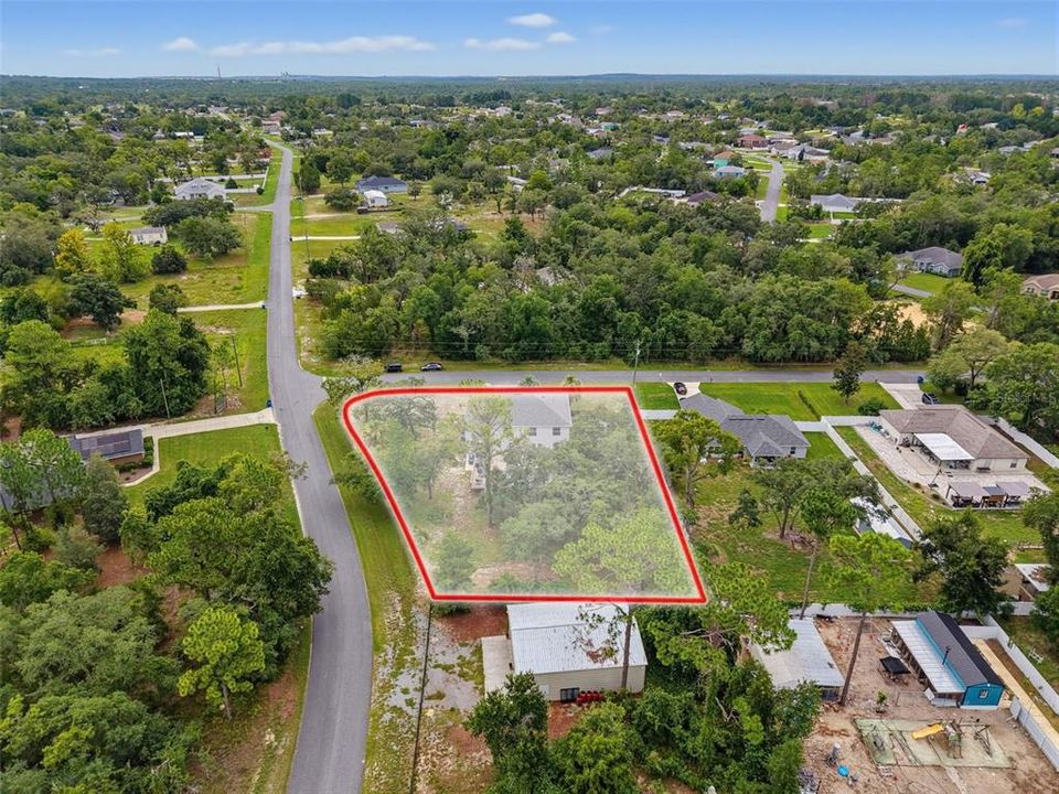 Activo con contrato: $595,000 (6 camas, 4 baños, 3900 Pies cuadrados)