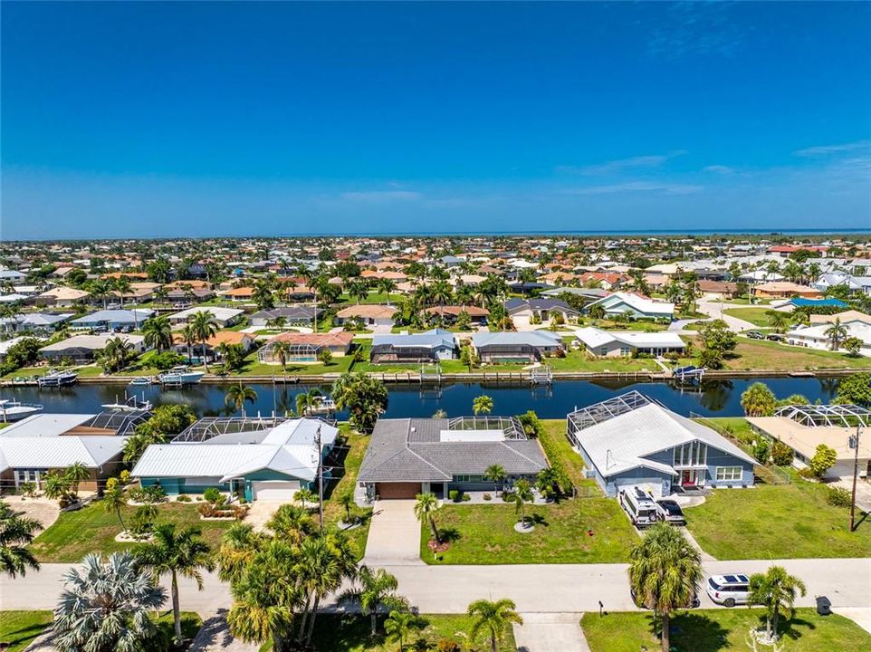 For Sale: $779,000 (4 beds, 3 baths, 1926 Square Feet)