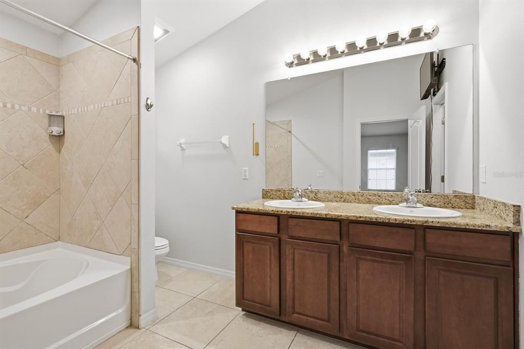 For Sale: $409,900 (3 beds, 2 baths, 1776 Square Feet)