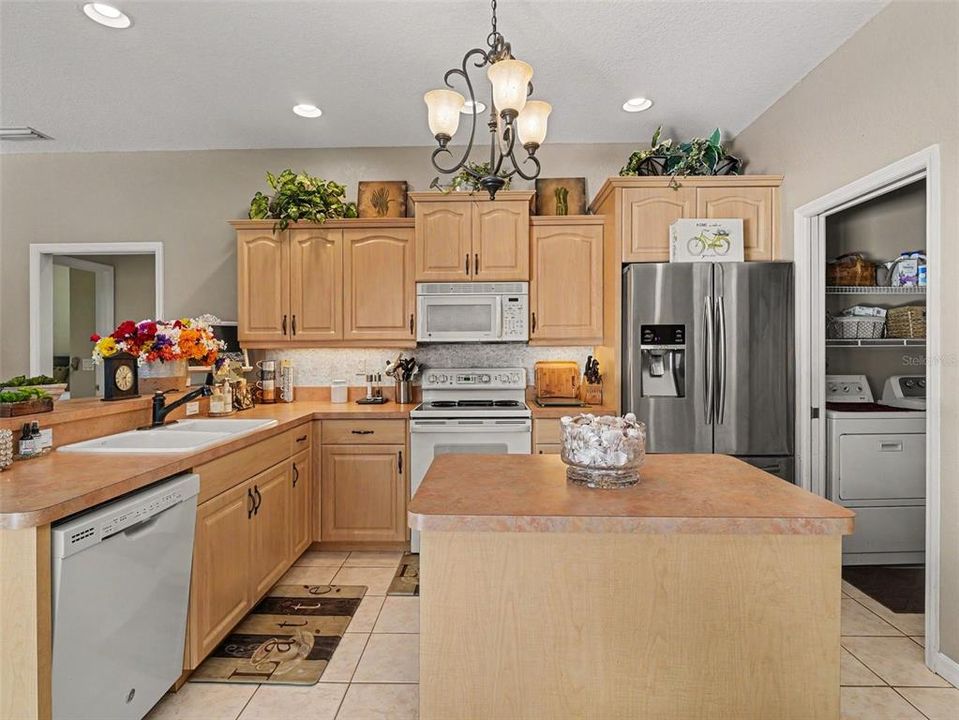 For Sale: $599,000 (3 beds, 2 baths, 2103 Square Feet)