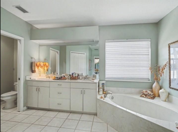 For Sale: $599,000 (3 beds, 2 baths, 2103 Square Feet)