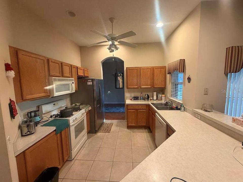 В аренду: $2,500 (4 спален, 2 ванн, 2171 Квадратных фут)