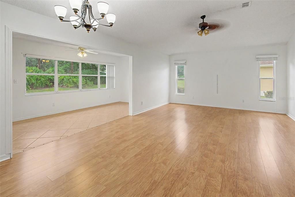 En Venta: $239,000 (3 camas, 2 baños, 1617 Pies cuadrados)