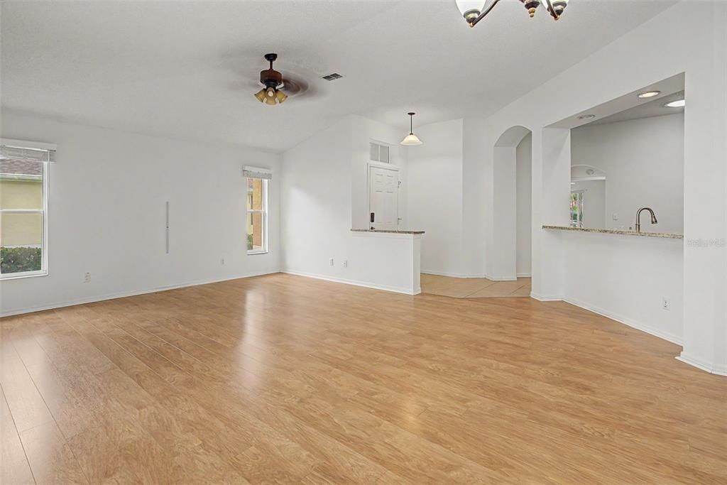 En Venta: $239,000 (3 camas, 2 baños, 1617 Pies cuadrados)