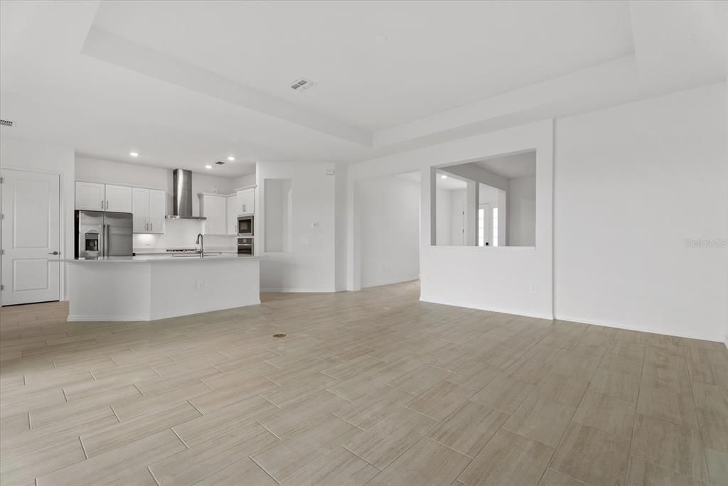 На продажу: $762,995 (4 спален, 2 ванн, 2245 Квадратных фут)
