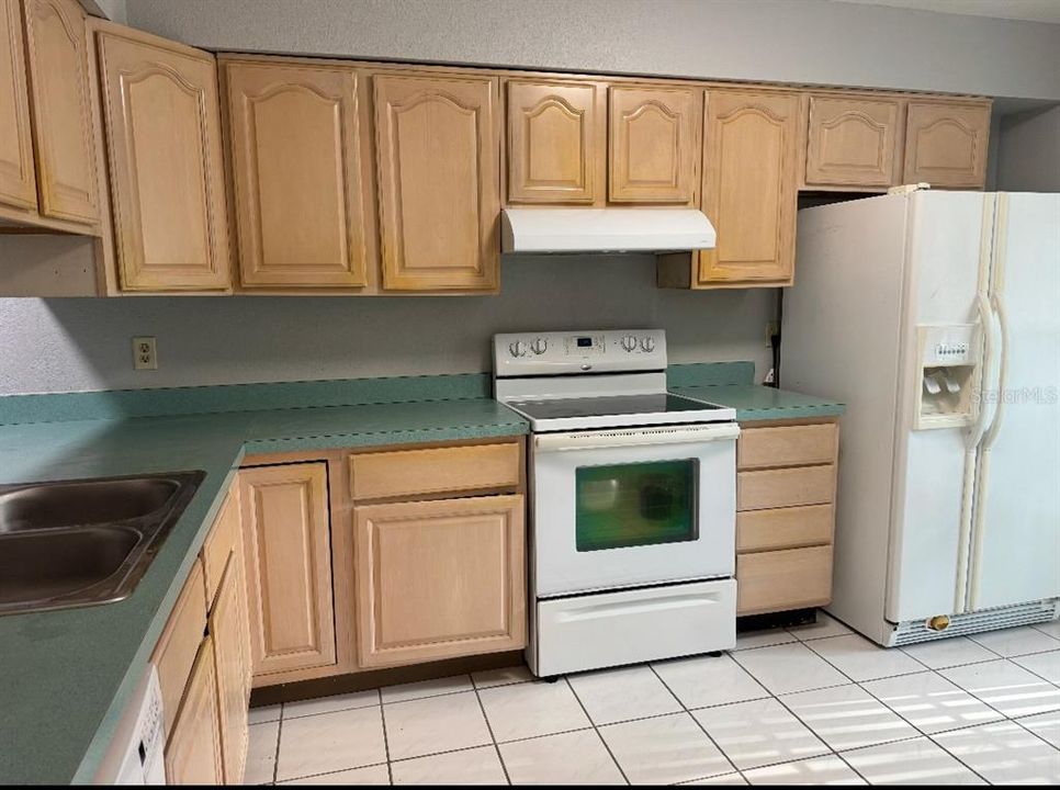 На продажу: $280,000 (3 спален, 2 ванн, 1197 Квадратных фут)