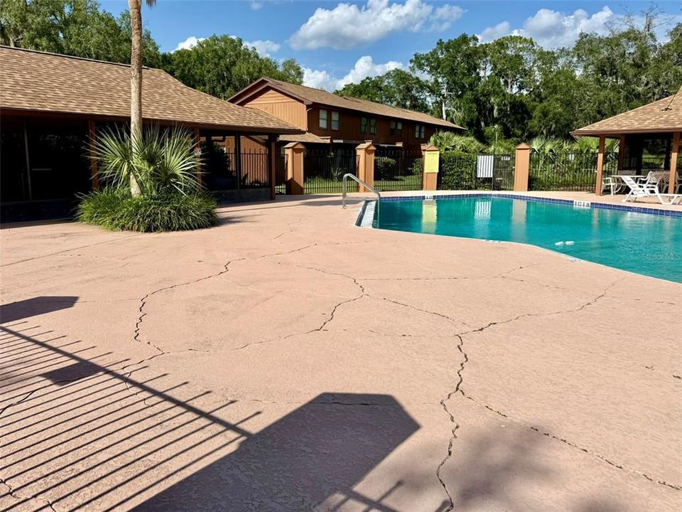 For Sale: $155,000 (2 beds, 2 baths, 924 Square Feet)