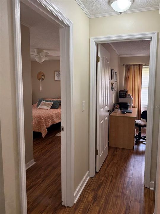 For Sale: $155,000 (2 beds, 2 baths, 924 Square Feet)