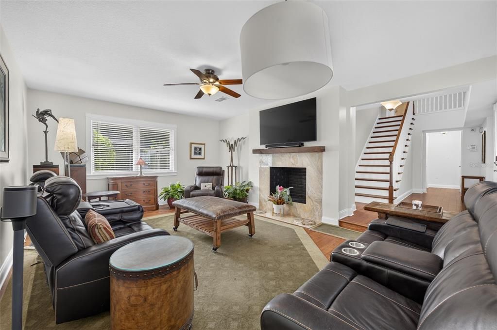 Active With Contract: $975,000 (4 beds, 3 baths, 3027 Square Feet)