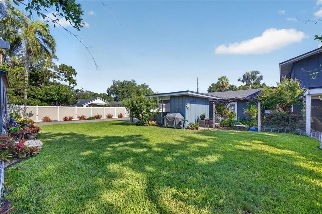 Active With Contract: $975,000 (4 beds, 3 baths, 3027 Square Feet)