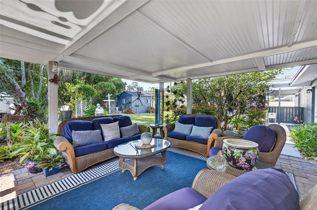 Active With Contract: $975,000 (4 beds, 3 baths, 3027 Square Feet)