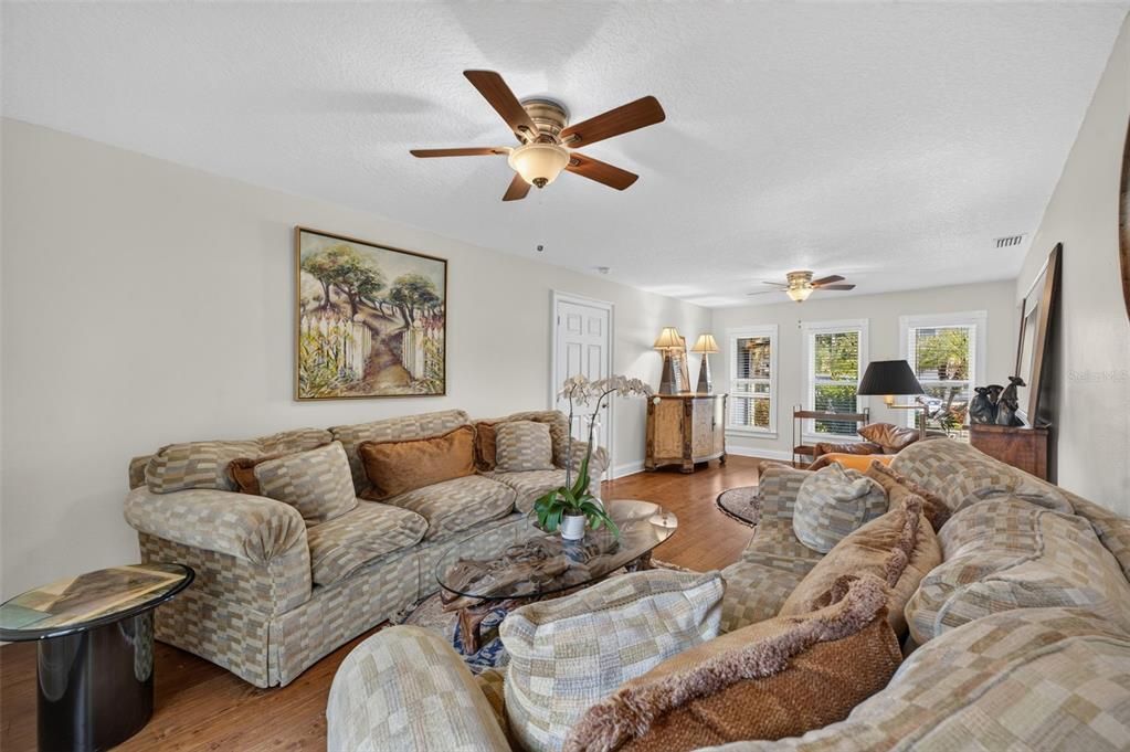 Active With Contract: $975,000 (4 beds, 3 baths, 3027 Square Feet)