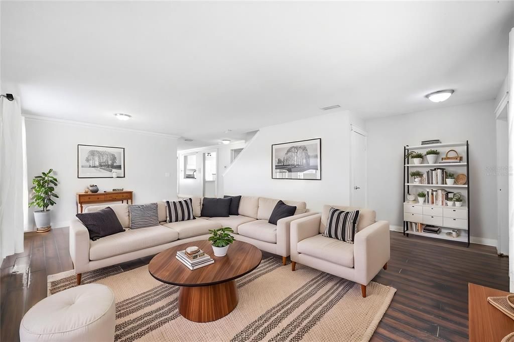En Venta: $455,000 (4 camas, 2 baños, 3216 Pies cuadrados)