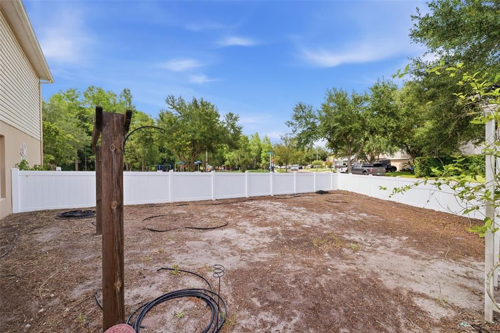 En Venta: $455,000 (4 camas, 2 baños, 3216 Pies cuadrados)