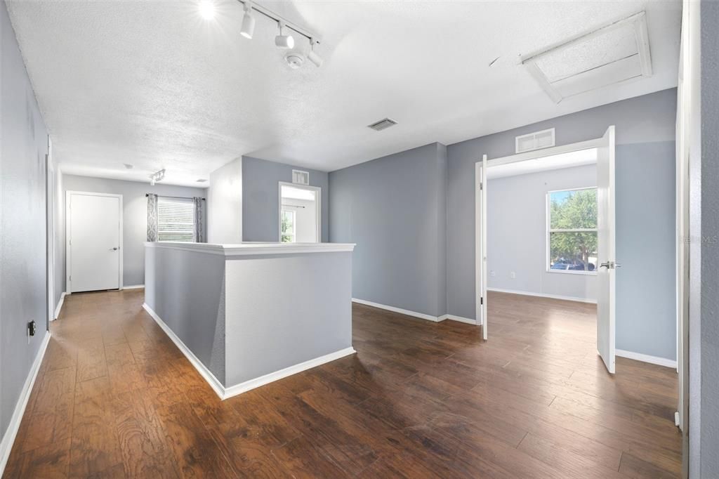 En Venta: $455,000 (4 camas, 2 baños, 3216 Pies cuadrados)