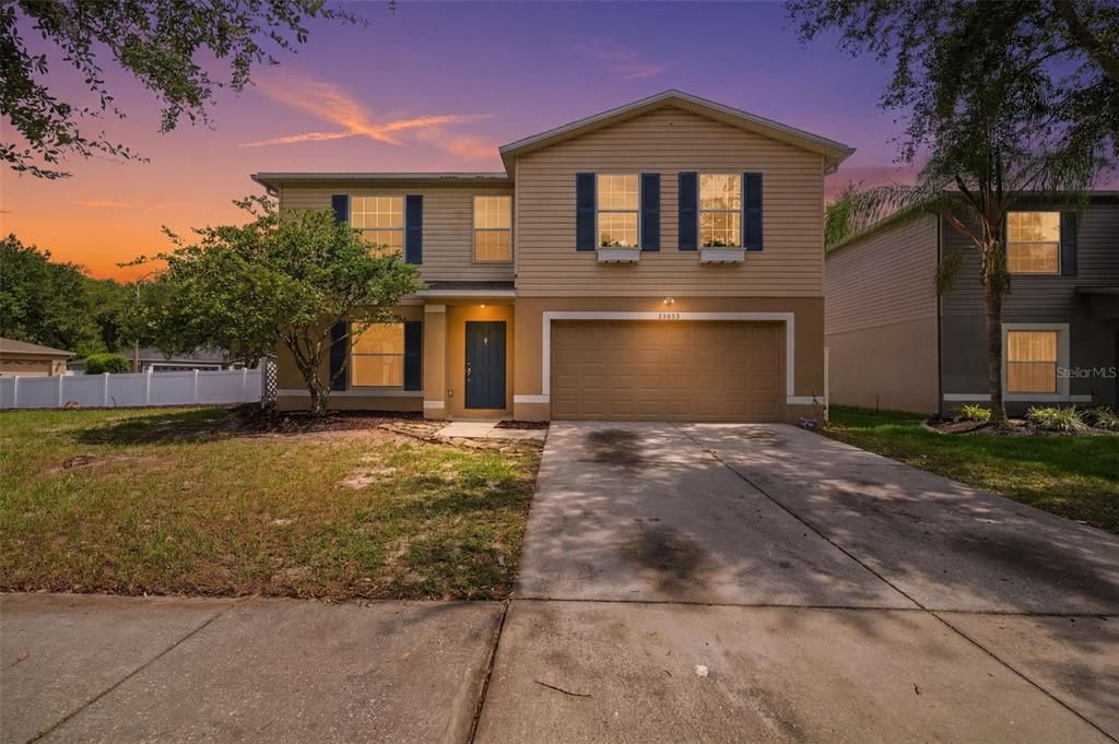 En Venta: $455,000 (4 camas, 2 baños, 3216 Pies cuadrados)