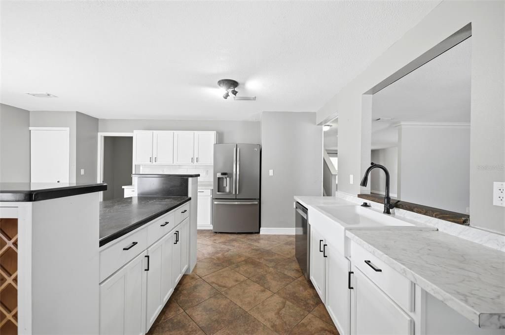 En Venta: $455,000 (4 camas, 2 baños, 3216 Pies cuadrados)