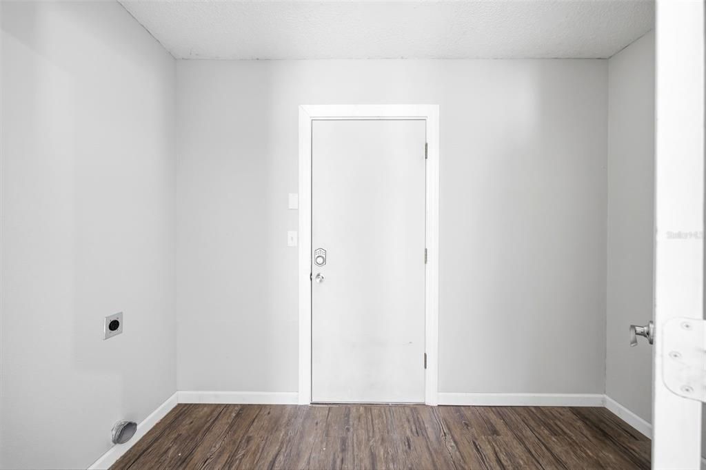 En Venta: $455,000 (4 camas, 2 baños, 3216 Pies cuadrados)
