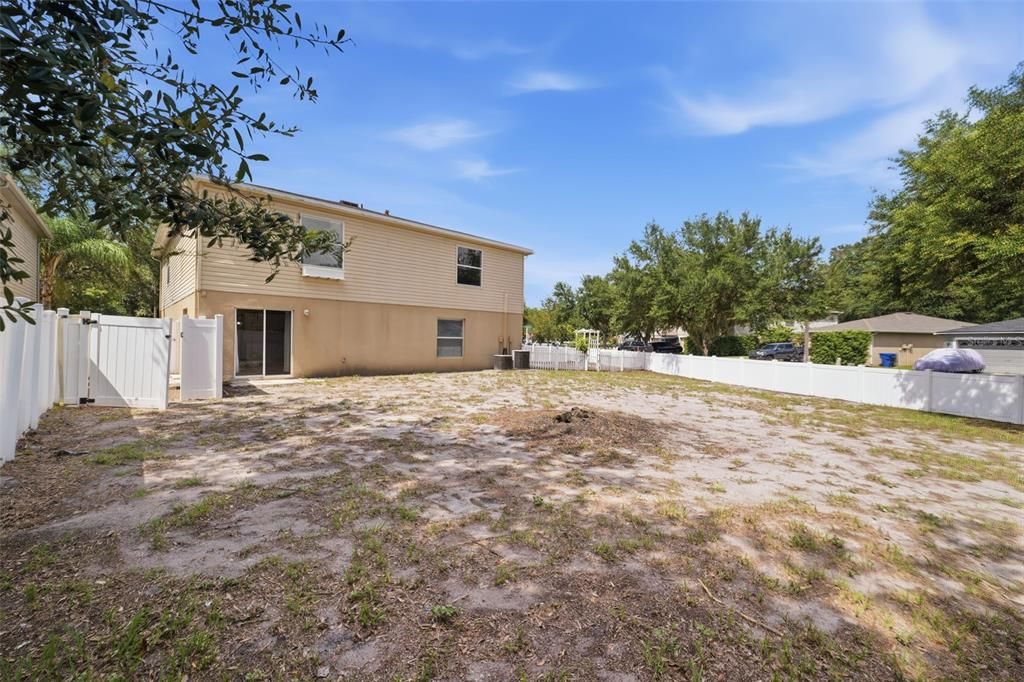 En Venta: $455,000 (4 camas, 2 baños, 3216 Pies cuadrados)