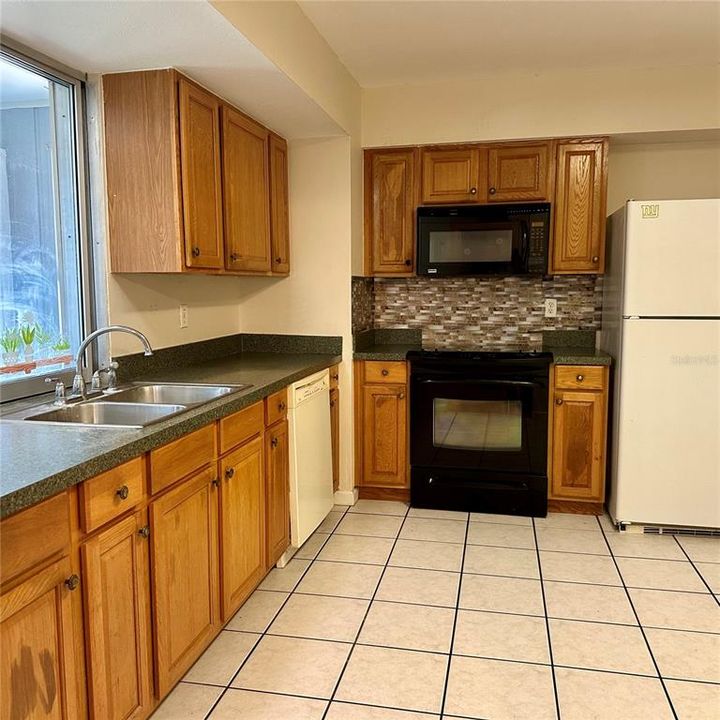 En Venta: $259,000 (3 camas, 2 baños, 1253 Pies cuadrados)