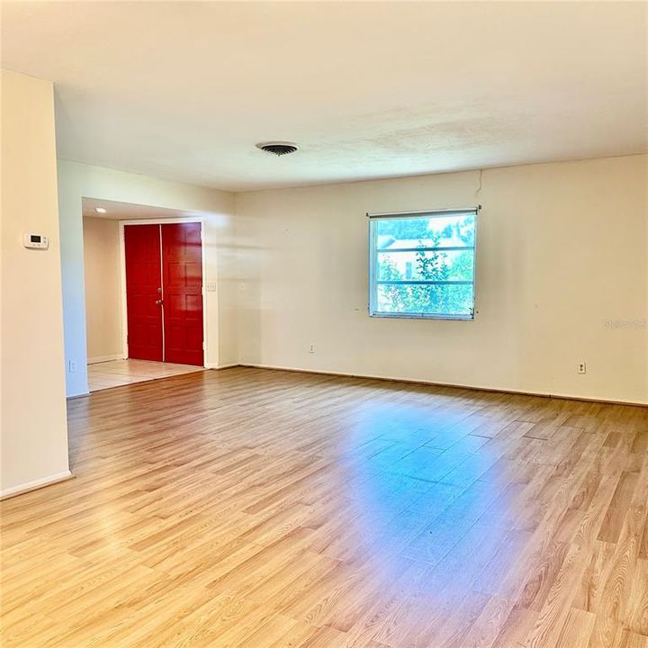 En Venta: $259,000 (3 camas, 2 baños, 1253 Pies cuadrados)