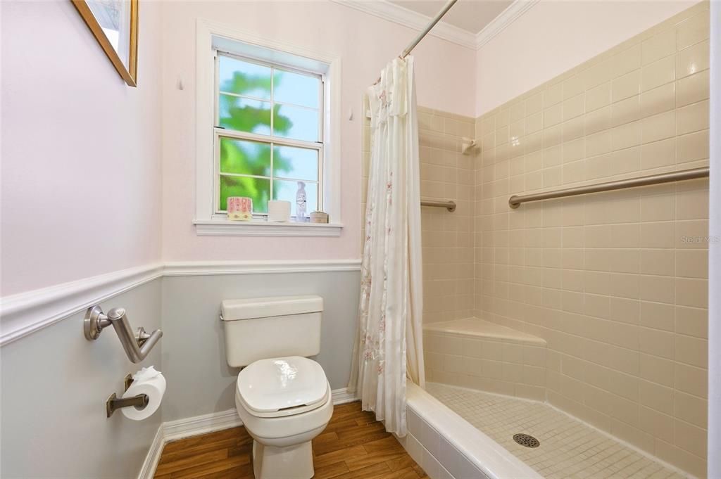 На продажу: $549,900 (4 спален, 2 ванн, 2092 Квадратных фут)