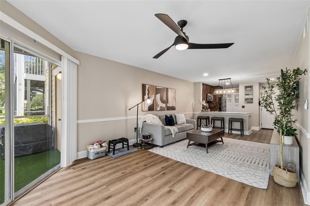 For Sale: $185,000 (2 beds, 2 baths, 990 Square Feet)