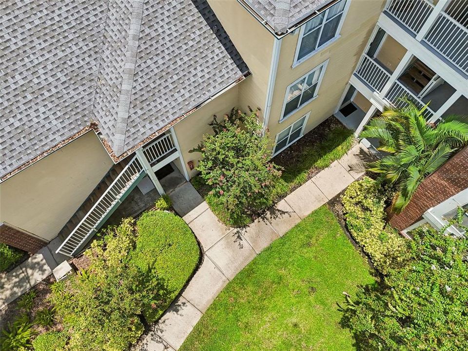 For Sale: $185,000 (2 beds, 2 baths, 990 Square Feet)