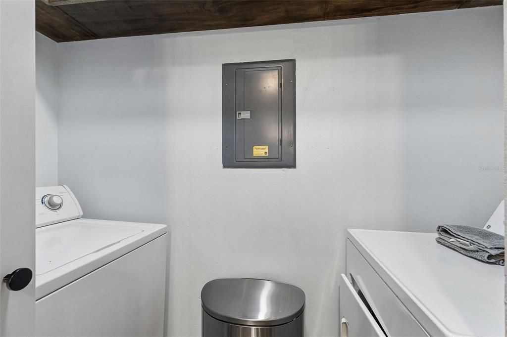 For Sale: $185,000 (2 beds, 2 baths, 990 Square Feet)