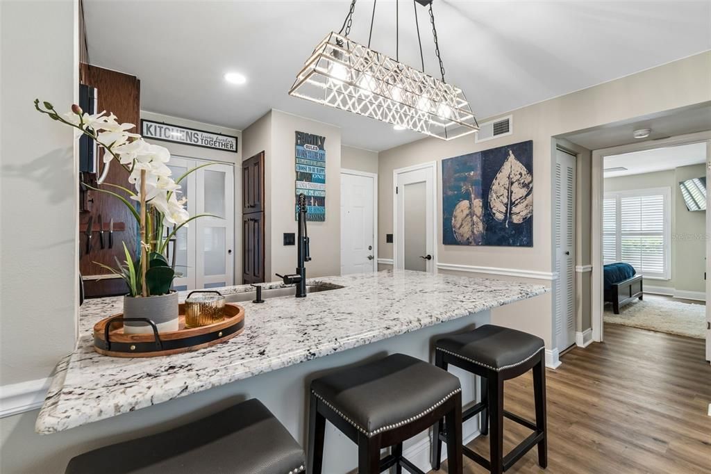 For Sale: $185,000 (2 beds, 2 baths, 990 Square Feet)