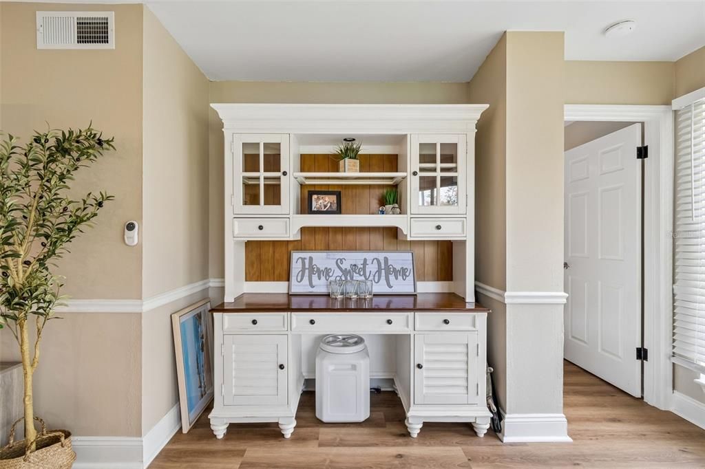 For Sale: $185,000 (2 beds, 2 baths, 990 Square Feet)