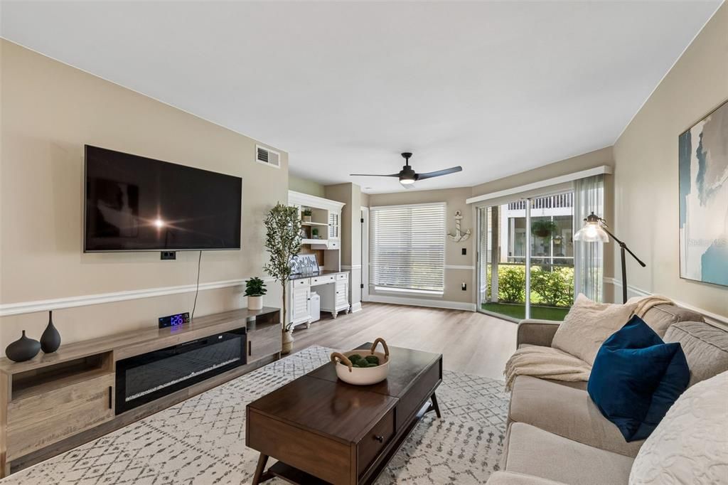 For Sale: $185,000 (2 beds, 2 baths, 990 Square Feet)