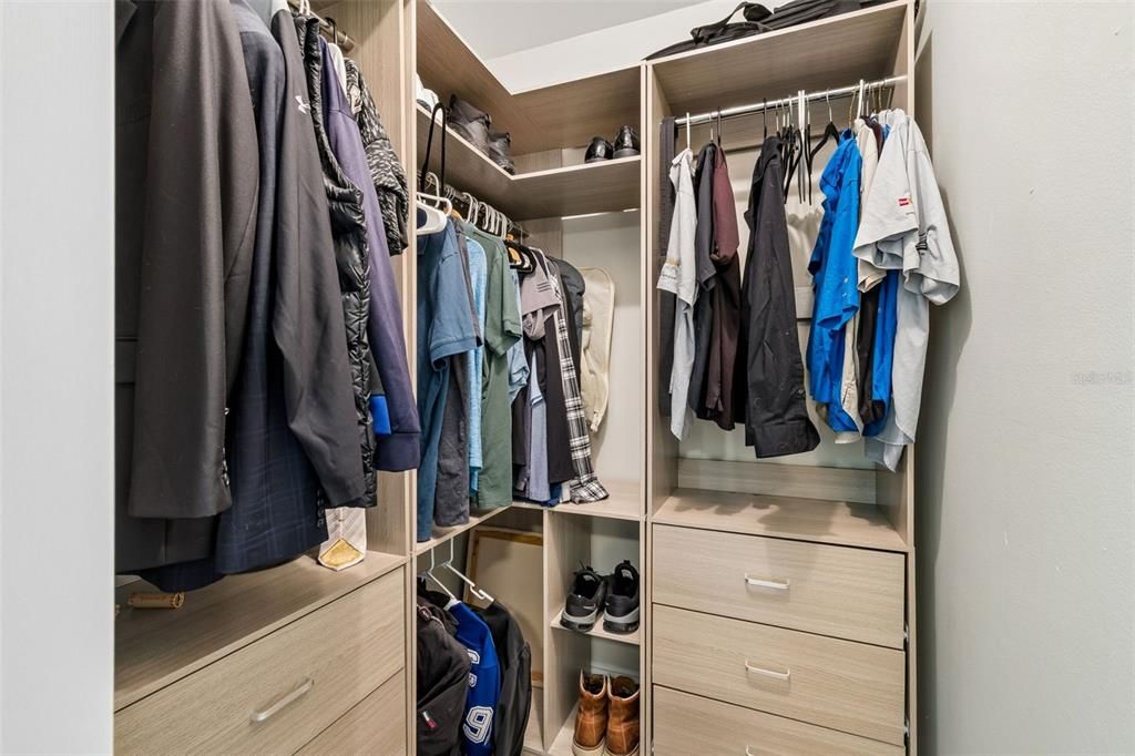 For Sale: $185,000 (2 beds, 2 baths, 990 Square Feet)