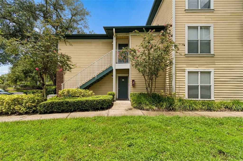 For Sale: $185,000 (2 beds, 2 baths, 990 Square Feet)