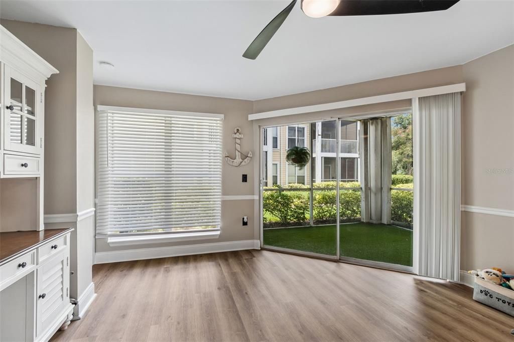 For Sale: $185,000 (2 beds, 2 baths, 990 Square Feet)
