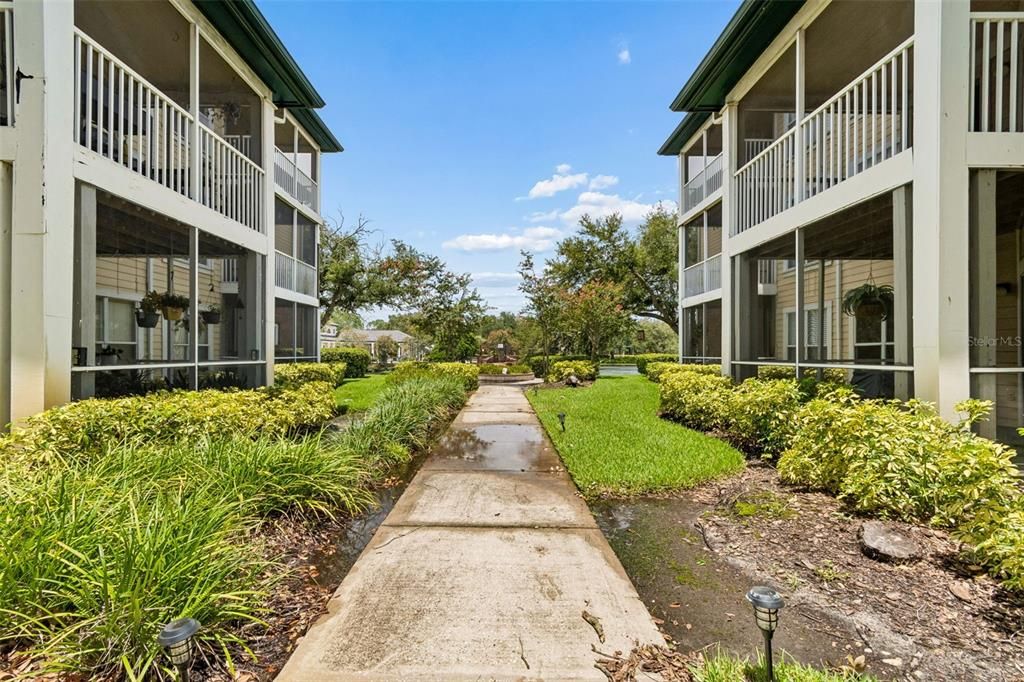 For Sale: $185,000 (2 beds, 2 baths, 990 Square Feet)