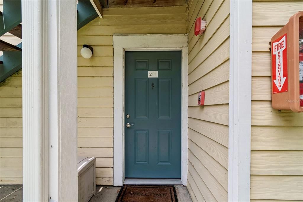 For Sale: $185,000 (2 beds, 2 baths, 990 Square Feet)